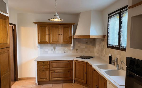 Maison à vendre    6 pièces • 156,79 m2 Saint-Paul-Trois-Châteaux