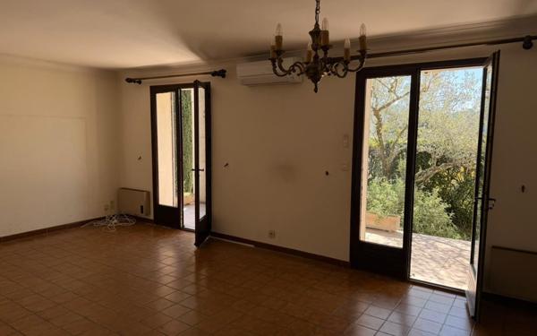 Maison à vendre    6 pièces • 156,79 m2 Saint-Paul-Trois-Châteaux