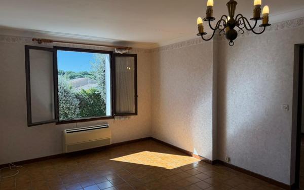 Maison à vendre    6 pièces • 156,79 m2 Saint-Paul-Trois-Châteaux