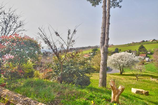 Maison Saint Jean Des Vignes 4 pièce(s) 106 m2 sur  environ 1900m²