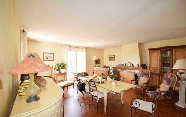 Maison Saint Jean Des Vignes 4 pièce(s) 106 m2 sur  environ 1900m²