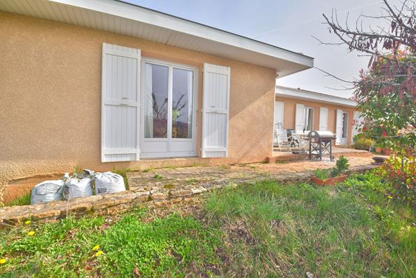 Maison Saint Jean Des Vignes 4 pièce(s) 106 m2 sur  environ 1900m²