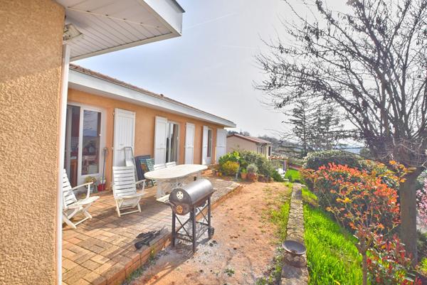 Maison Saint Jean Des Vignes 4 pièce(s) 106 m2 sur  environ 1900m²