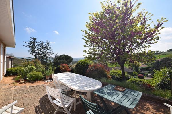 Maison Saint Jean Des Vignes 4 pièce(s) 106 m2 sur  environ 1900m²