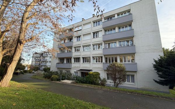 Appartement à louer    2 pièces •  Saint-Maur-des-Fossés