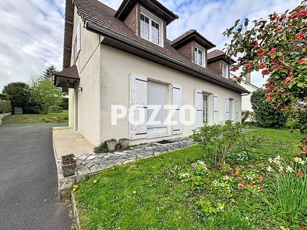 Coutances maison dans Résidence calme, 900 mètres du centre ville, 150 m2 environ, terrain de 900 m² COUTANCES