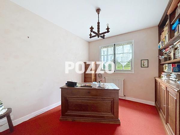 Coutances maison dans Résidence calme, 900 mètres du centre ville, 150 m2 environ, terrain de 900 m² COUTANCES