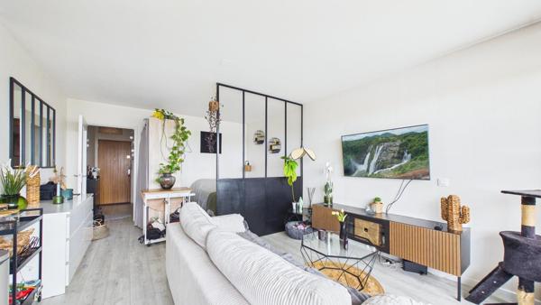 Studio avec Balcon et cave au pied du métro Villejuif Louis Aragon