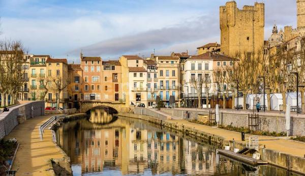 Vente
                Appartement88,39 m² - 4 Pièces -
                    NARBONNE (11100)
