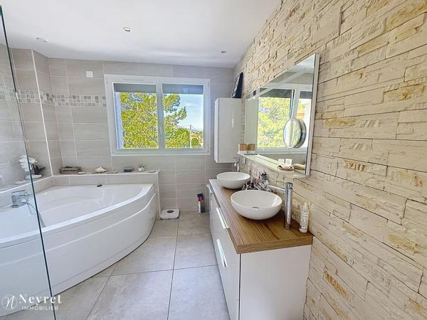 Villeboeuf /Montplaisir Maison de 255,05m2 implantée sur 690M2 de terrain