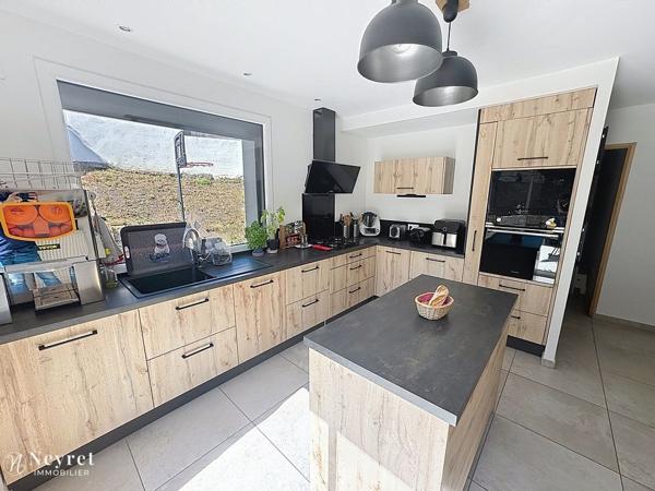 Villeboeuf /Montplaisir Maison de 255,05m2 implantée sur 690M2 de terrain