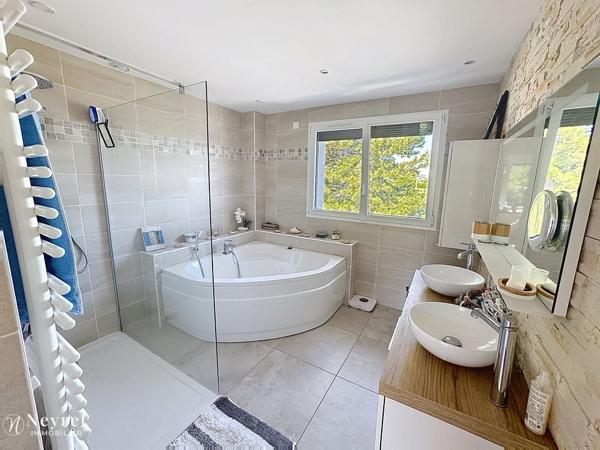 Villeboeuf /Montplaisir Maison de 255,05m2 implantée sur 690M2 de terrain