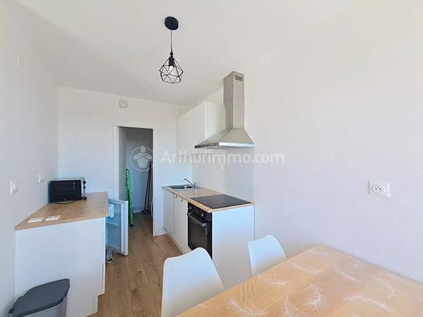Location                                                      Appartement
                        
                     1 pièces                      31 m2                     à Clermont-Ferrand