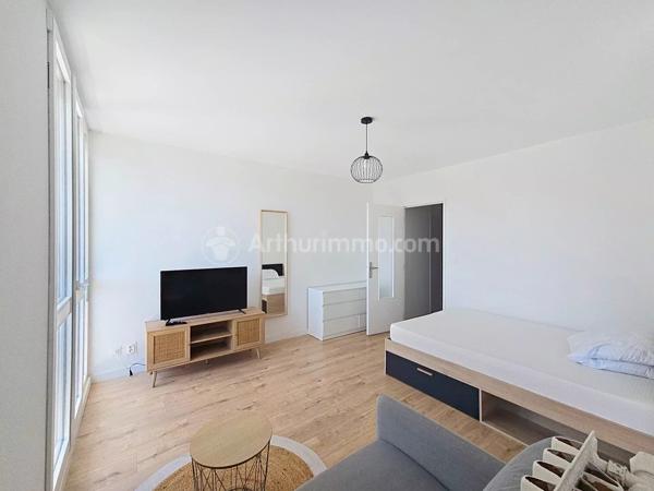 Location                                                      Appartement
                        
                     1 pièces                      31 m2                     à Clermont-Ferrand
