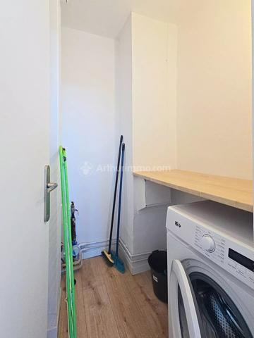 Location                                                      Appartement
                        
                     1 pièces                      31 m2                     à Clermont-Ferrand