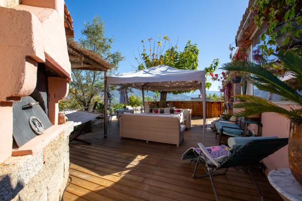 Maison
         6 pièces
        - 108 m² Exclusivité 485 000 € *