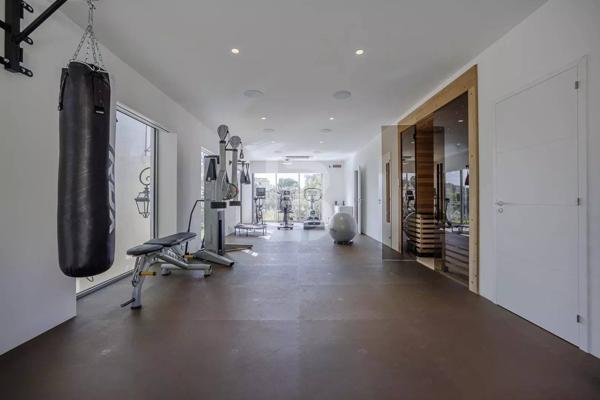 Superbe villa avec piscine dans les collines de Vallauris