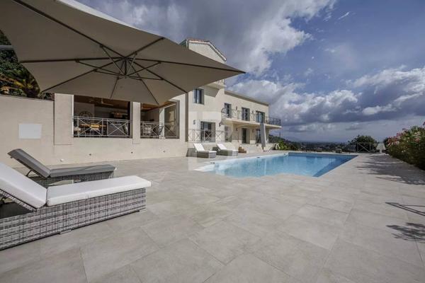 Superbe villa avec piscine dans les collines de Vallauris