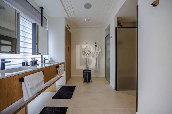 Superbe villa avec piscine dans les collines de Vallauris