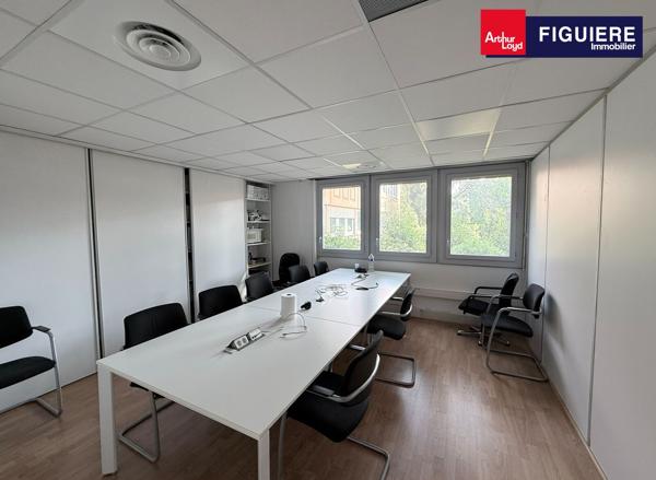 IMMEUBLE DE BUREAUX INDEPENDANT A LOUER A VITROLLES