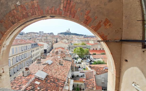 T2 meublé et rénové Secteur Castellane  13006 marseille