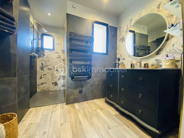 Maison contemporaine de 252 m²