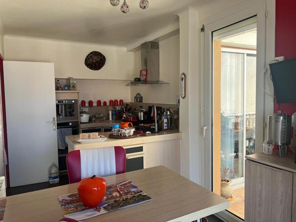 Sete   Appartement en dernier étage avec ascenseur 67 m2