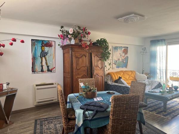 Sete   Appartement en dernier étage avec ascenseur 67 m2