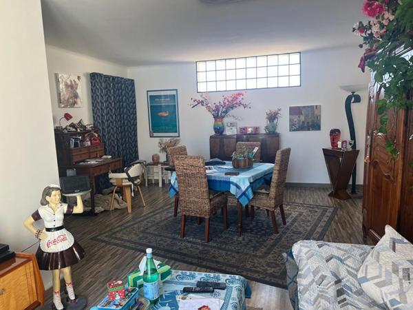 Sete   Appartement en dernier étage avec ascenseur 67 m2