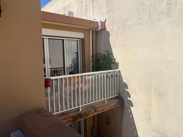 Sete   Appartement en dernier étage avec ascenseur 67 m2