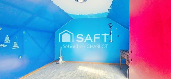 Grande maison avec sous-sol complet et jardin