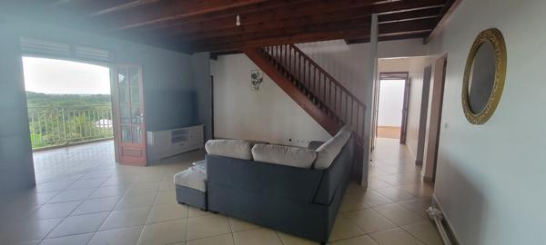 Baie-Mahault (97122) Spacieux T4 + mezzanine vue mer