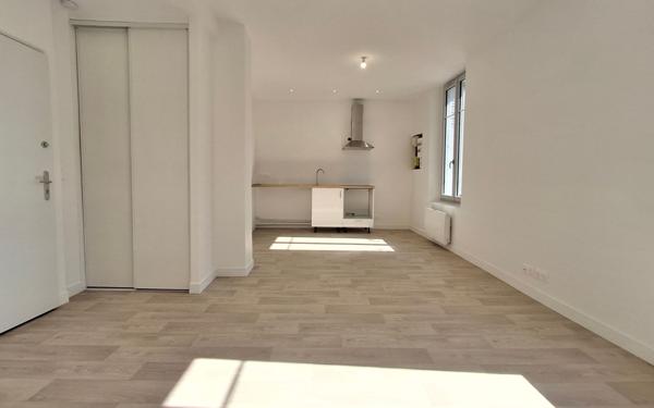 Appartement à louer    1 pièce • 29,59 m2 Chennevières-sur-Marne