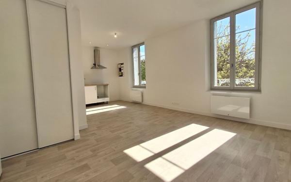 Appartement à louer    1 pièce • 29,59 m2 Chennevières-sur-Marne