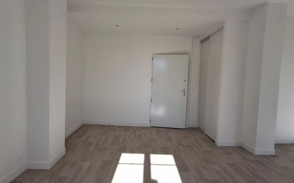 Appartement à louer    1 pièce • 29,59 m2 Chennevières-sur-Marne
