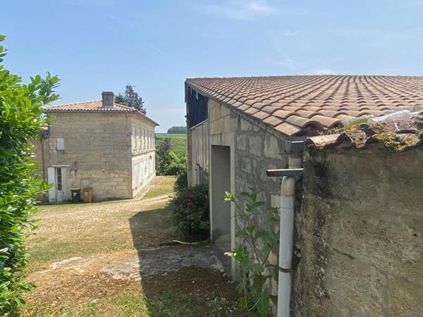 Opportunité confidentielle et rarissime : un château viticole d'exception au coeur de Saint-Georges-Saint-Émilion