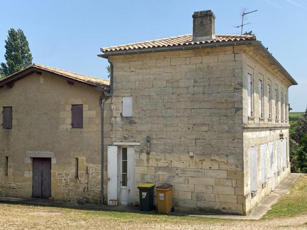 Opportunité confidentielle et rarissime : un château viticole d'exception au coeur de Saint-Georges-Saint-Émilion