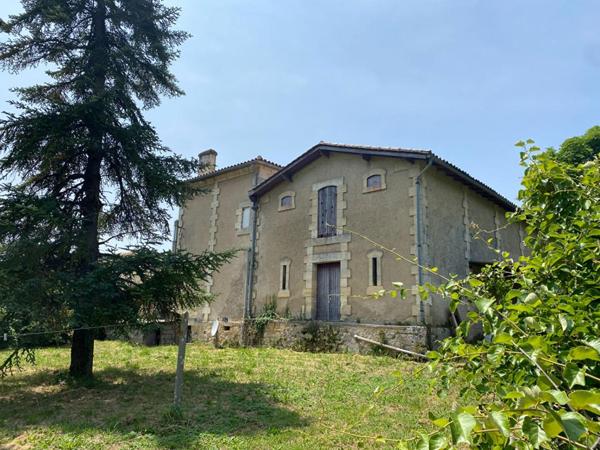 Opportunité confidentielle et rarissime : un château viticole d'exception au coeur de Saint-Georges-Saint-Émilion