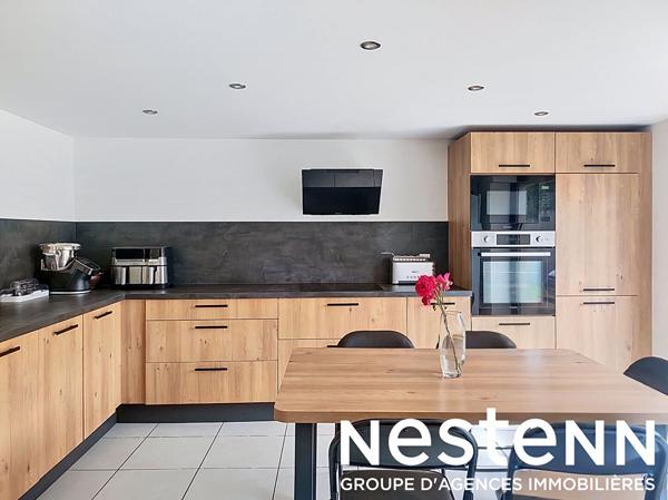 EXCLUSIVITÉ  ! Ensemble immobilier : 2 maisons sur 1 500 m² de terrain clos au centre de FEILLENS  + Dépendances