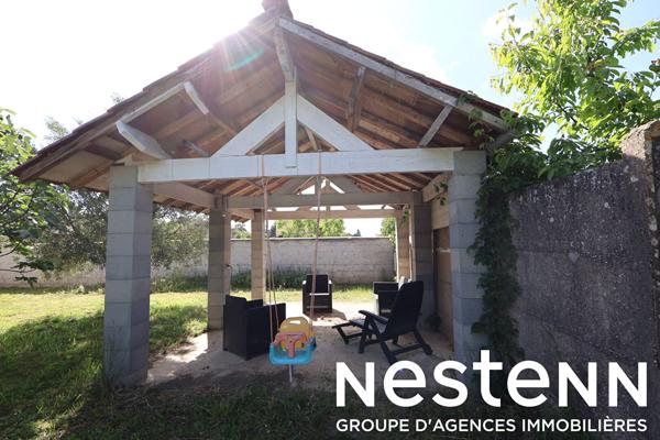 EXCLUSIVITÉ  ! Ensemble immobilier : 2 maisons sur 1 500 m² de terrain clos au centre de FEILLENS  + Dépendances