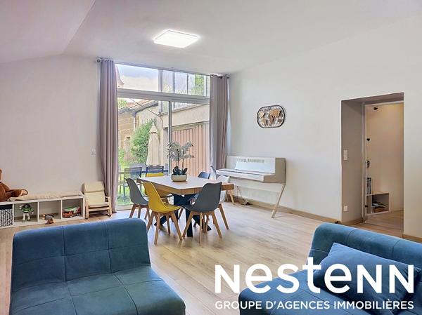 EXCLUSIVITÉ  ! Ensemble immobilier : 2 maisons sur 1 500 m² de terrain clos au centre de FEILLENS  + Dépendances