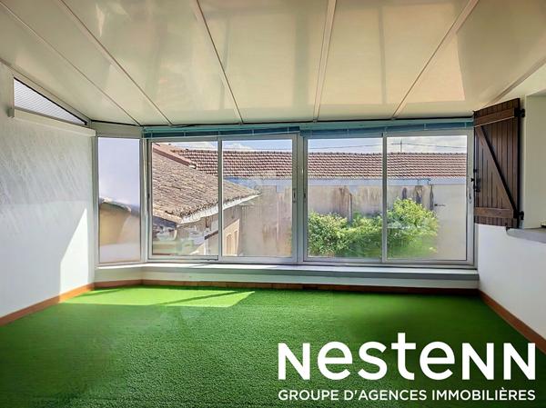 EXCLUSIVITÉ  ! Ensemble immobilier : 2 maisons sur 1 500 m² de terrain clos au centre de FEILLENS  + Dépendances