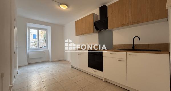 Location Appartement 2 pièces 71.99 m² - Cadenet 84160