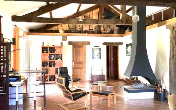 Maison à vendre    2 pièces •  Damazan