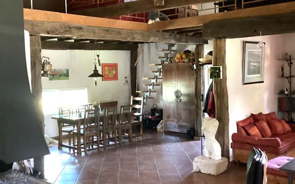 Maison à vendre    2 pièces •  Damazan