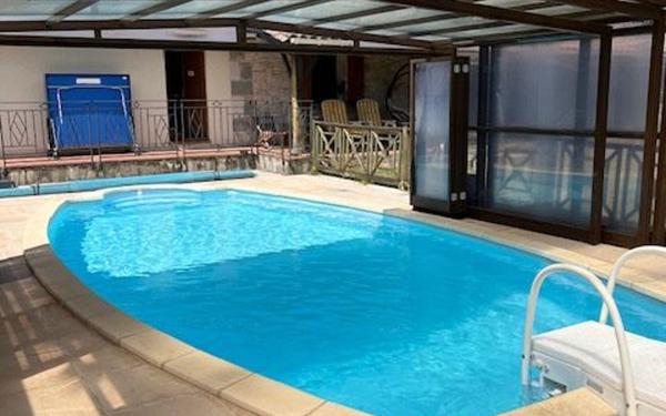 Maison à vendre    2 pièces •  Damazan