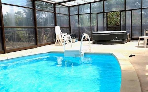 Maison à vendre    2 pièces •  Damazan