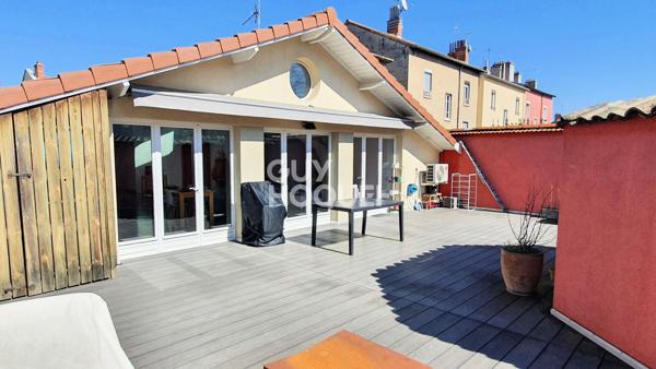 Loft en rooftop à vendre à OULLINS 181 m² (207 m² au sol) et terrasse plein Sud de 80m²