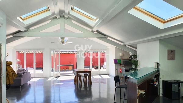 Loft en rooftop à vendre à OULLINS 181 m² (207 m² au sol) et terrasse plein Sud de 80m²