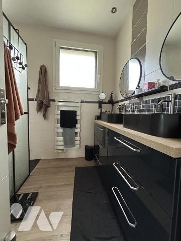 Maison sur 3 niveaux, 146m² - ROMANS-SUR-ISERE